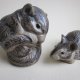 EM - Poole England ręcznie zdobiona figurka  ceramiczna absolutnie urocza  myszka