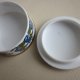 The William De Morgan Collection - rzadko spotykane kolekcjonerskie puzderko porcelanowe przepięknie zdobione