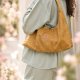 Torebka slouchy z nubuku Miodowa