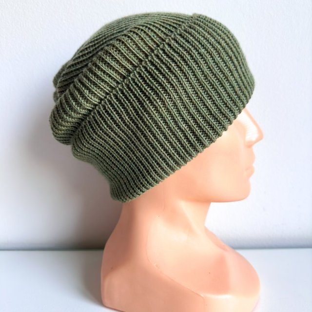 Męska czapka z wełny merino VARELLA 100% Baby Merino 38 Oliwka