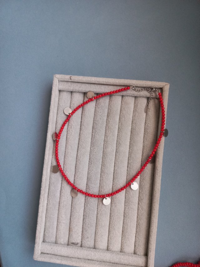 Koralowy choker