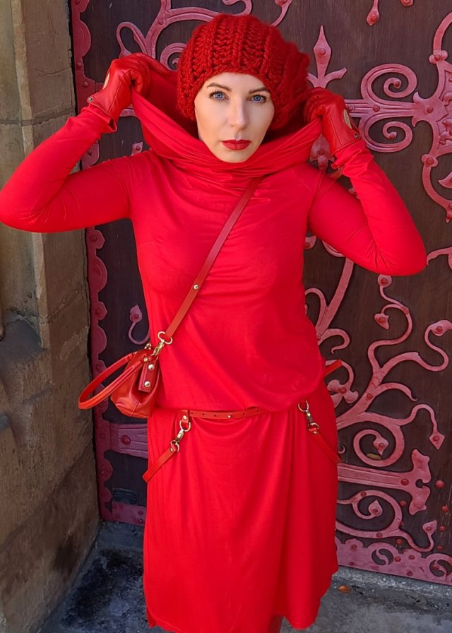 SUKIENKA ROBIN RED