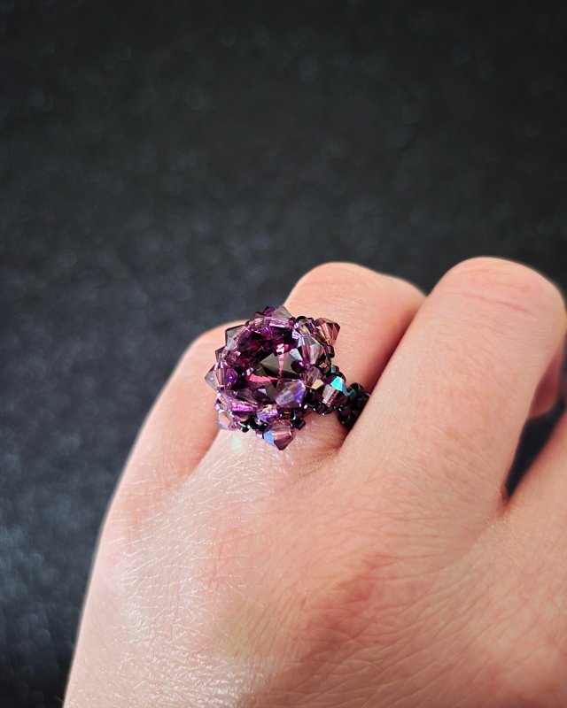 Pierścionek "Amethyst Maxima" z kryształków i kamieni Preciosa