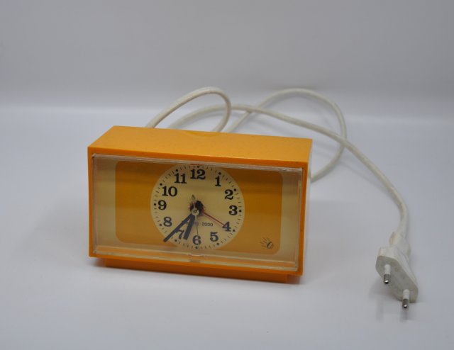 Żółty budzik elektryczny PRL lata 70/80 | Zegarek retro vintage Space Age Vintage Yellow Electric Alarm Clock 1970s 1980s | Made in Germany | Space Ag
