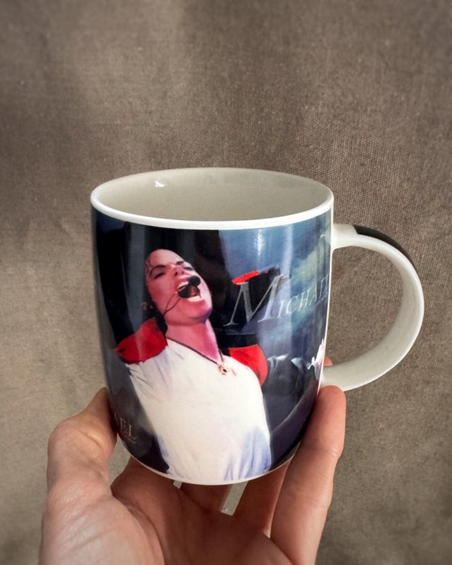 Kubek z Michaelem Jacksonem