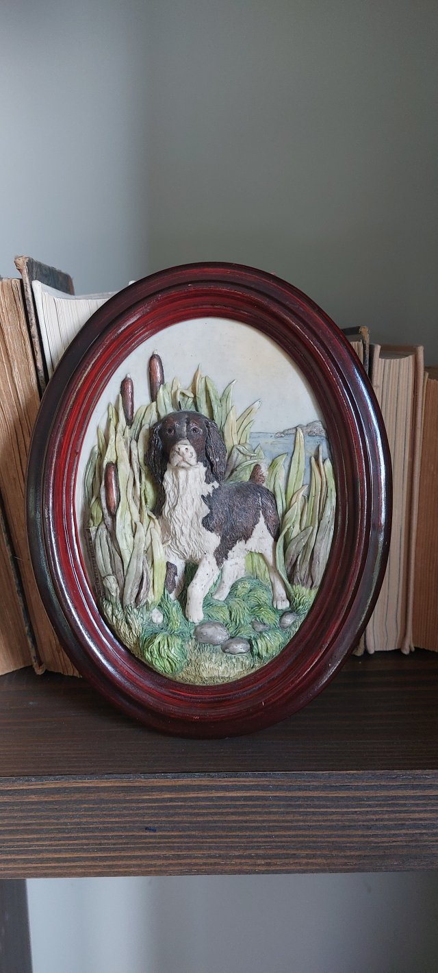 Angielska  płyta  ceramiczna  vintage  ręcznie malowana relief obrazek w drewnianej ramie