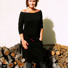 Czarna sukienka kieszenie wiązana w pasie MoreLove MUDRA rozm.M