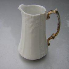 Starej daty porcelanowy mlecznik