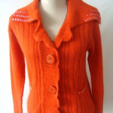 N. N.* - SWETER