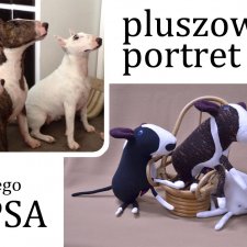 maskotka na zamówienie. Pluszowy portret psa Melona z malowanymi pręgami