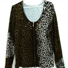 SWETER W CĘTKI