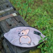 Nerka haftowana pudrowy róż z pieskiem corgi