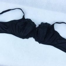 Charnos czarny koronkowy miękki biustonosz - 34DD / 75DD