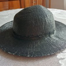 Letni kapelusz w stylu vintage.