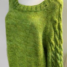 Sweter ręcznie zrobiony
