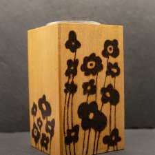Drewniany świecznik tealight – Motyw Kwiaty, ręczna pirografia, idealny prezent, upominek,