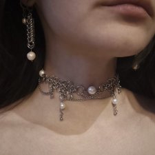 Choker chainmaille 5 pereł barokowych 31,5+7 cm stal chirurgiczna