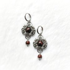 Kolczyki z Mahogany stone (kamień mahoniowy) chainmaille kolczuga goth