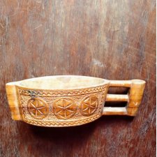 folk vintage - drewniany rzeżbiony kubek kuksa skandynawia styl ludowy