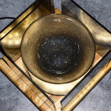 Lampa dekoracyjna – gra odbić i światła