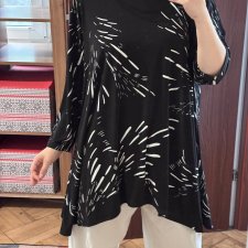 Czarno-biała bluzka JM Collection 4X Plus Size oversize abstrakcyjny wzór 8XL / 56 / 28