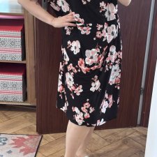 Connected Apparel Czarna Sukienka w Kwiaty Plus Size 24W 6XL / 52 / 24
